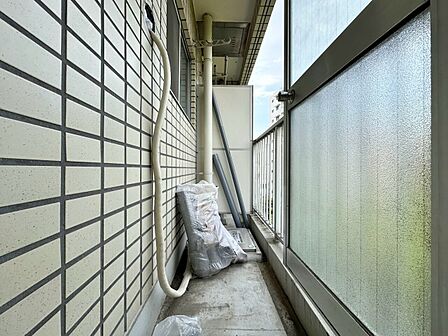 朝の澄んだ空気や、夕方に吹く清々しい風を感じられるバルコニー。