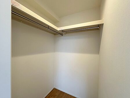 家電やスーツケース、ストック品など何でも片付く嬉しい空間です。