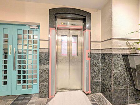 エレベーター完備のため荷物が多くなっても安心。