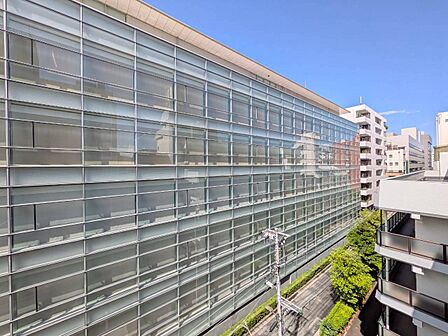 眺望や窓からの景色が良いと、家で過ごす時間も快適です。