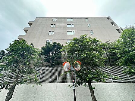 忙しく過ぎゆく日常を置き去るほど、ゆったりした時間が流れる住環境。