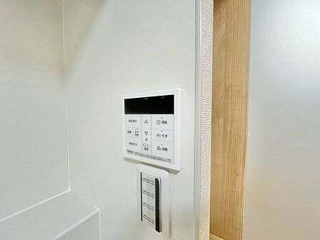 見やすい画面で操作しやすい給湯パネル。