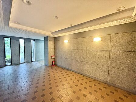 館内は静寂な中が保たれており、管理が行き届いている印象を受けました。