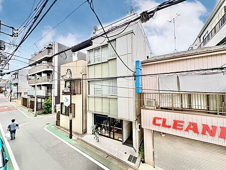 陽当たり・通風・開放感に恵まれた環境です。