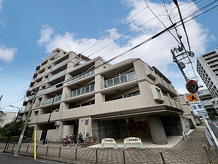 忙しく過ぎゆく日常を置き去るほど、ゆったりした時間が流れる住環境。