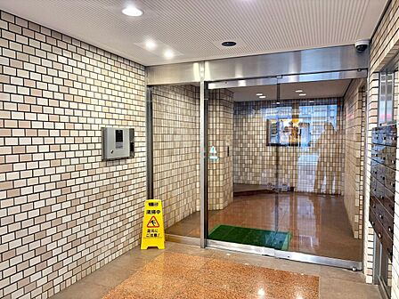 上質感漂う玄関アプローチです。