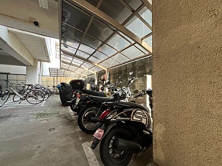 バイク置き場もございます。※空き状況は都度ご確認下さい。