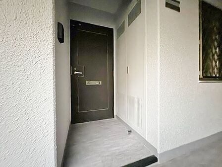 清潔感のある落ち着いた雰囲気の玄関です。