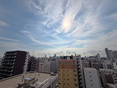 陽当たり・通風・開放感に恵まれた環境です。