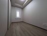 子供部屋：清かで艶やかな時間をもたらしてくれる室内です。