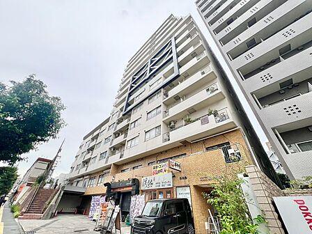 飽きのこないシンプルモダンな外観です。