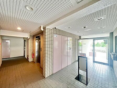 館内は静寂な中が保たれており、管理が行き届いている印象を受けました。