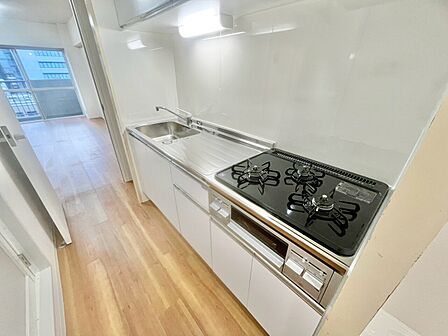 使いやすくスタイリッシュなキッチン空間になっております。