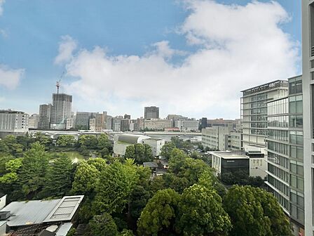 眺望や窓からの景色が良いと、家で過ごす時間も快適です。