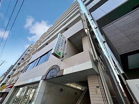 飽きのこないシンプルモダンな外観です。