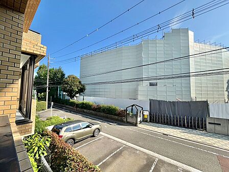 陽当たり・通風・開放感に恵まれた環境です。