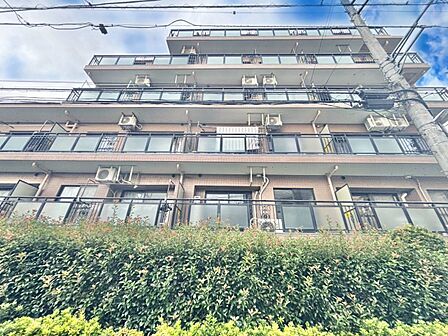 飽きのこないシンプルモダンな外観です。