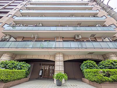 外観：飽きのこないシンプルモダンな外観です。