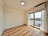 子供部屋：清かで艶やかな時間をもたらしてくれる室内です。