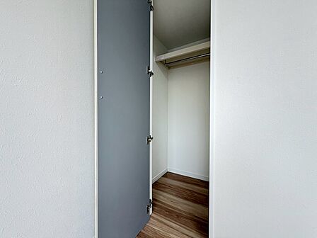 収納スペースが付いていて、お部屋を広く使っていただけます。