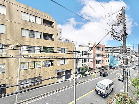 眺望や窓からの景色が良いと、家で過ごす時間も快適です。