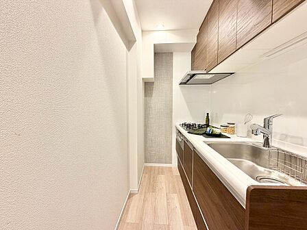 使いやすくスタイリッシュなキッチン空間になっております。
