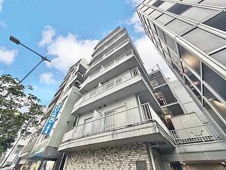 飽きのこないシンプルモダンな外観です。