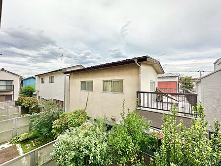 陽当たり・通風・開放感に恵まれた環境です。
