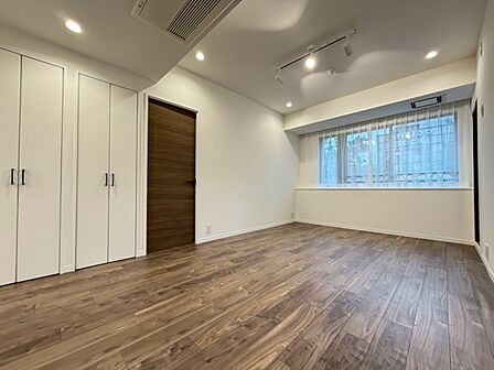 シンプルな内装と偏り過ぎないデザインで統一しました。