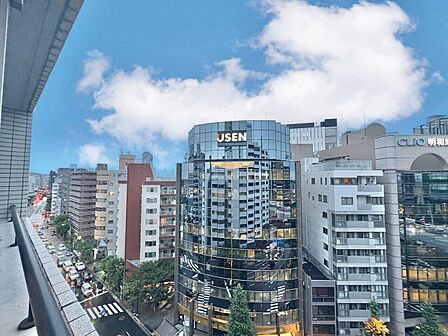 陽当たり・通風・開放感に恵まれた環境です。