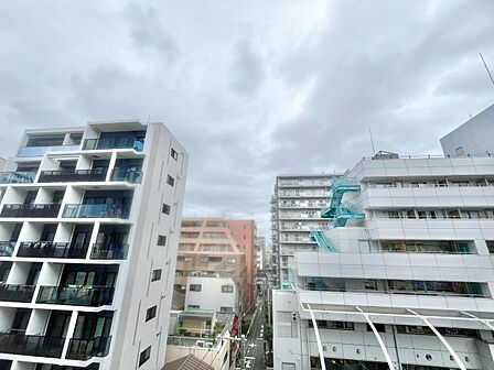 眺望や窓からの景色が良いと、家で過ごす時間も快適です。