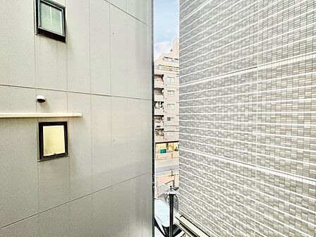 眺望や窓からの景色が良いと、家で過ごす時間も快適です。