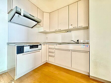 使いやすくスタイリッシュなキッチン空間になっております。