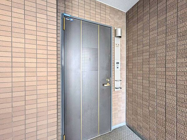 玄関を拡大表示