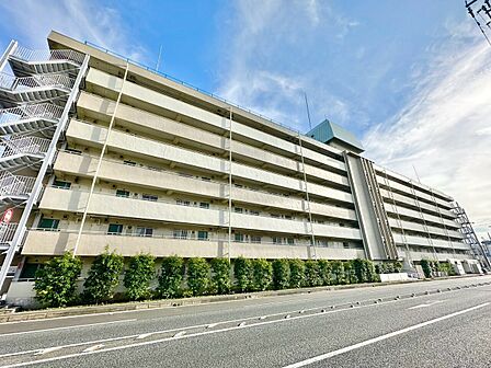 飽きのこないシンプルモダンな外観です。