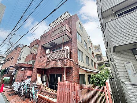 飽きのこないシンプルモダンな外観です。