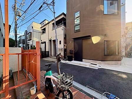 陽当たり・通風・開放感に恵まれた環境です。
