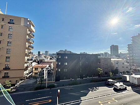 眺望や窓からの景色が良いと、家で過ごす時間も快適です。