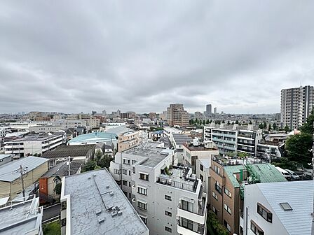眺望や窓からの景色が良いと、家で過ごす時間も快適です。