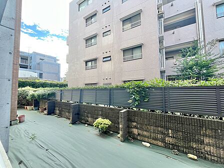 陽当たり・通風・開放感に恵まれた環境です。