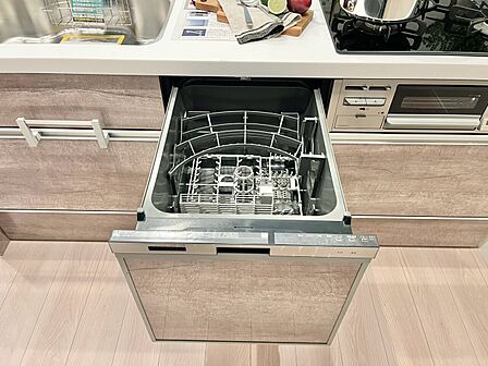 食器洗いのわずらわしさから開放してくれる嬉しい設備。