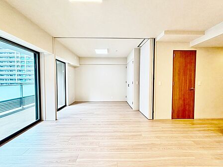 シンプルな内装と偏り過ぎないデザインで統一しました。