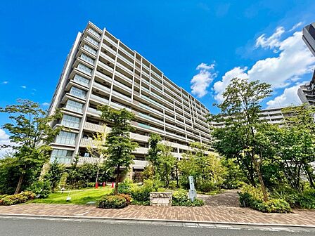 飽きのこないシンプルモダンな外観です。