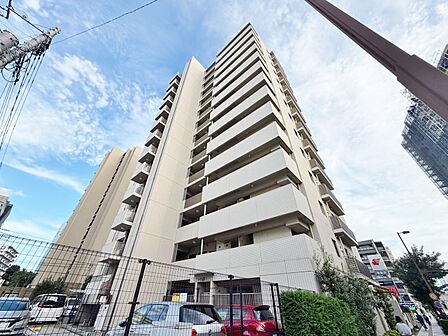 飽きのこないシンプルモダンな外観です。