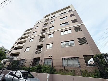 忙しく過ぎゆく日常を置き去るほど、ゆったりした時間が流れる住環境。