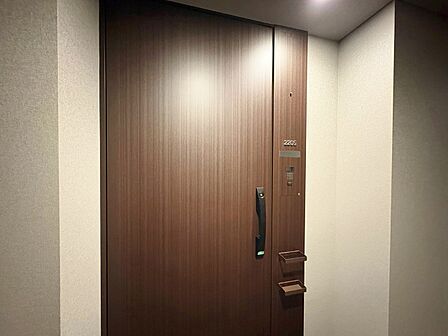 清潔感のある落ち着いた雰囲気の玄関です。