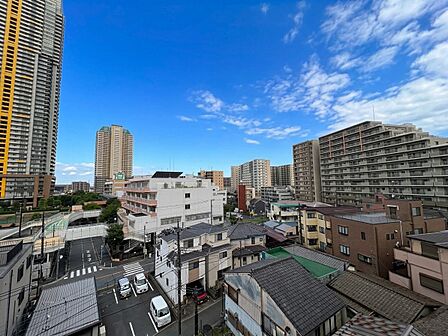 眺望や窓からの景色が良いと、家で過ごす時間も快適です。
