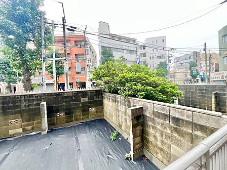 陽当たり・通風・開放感に恵まれた環境です。