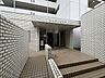 エントランス：上質感漂う玄関アプローチです。