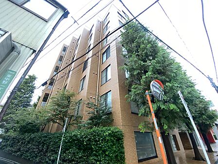 飽きのこないシンプルモダンな外観です。